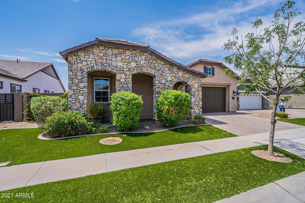 Come on into 10607 E Meseto AVE-WELCOME