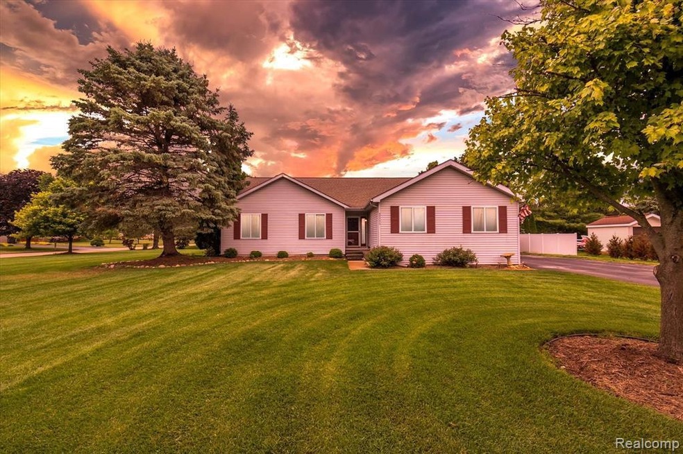 01-57770-Apple-Ln-Windowstill-Real-Estate-Photogra
