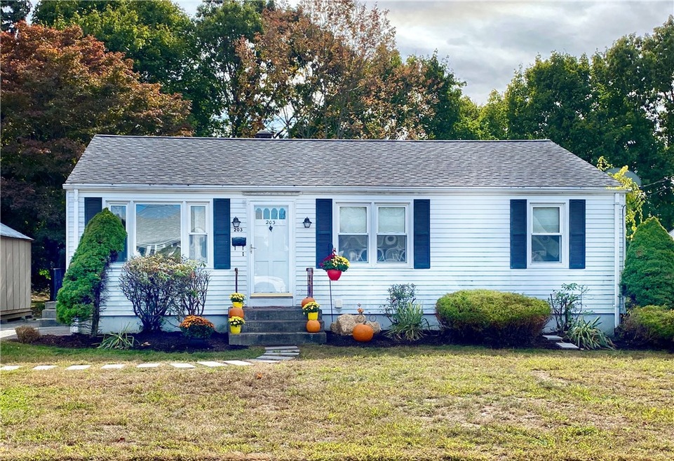 203 Holland St, Cranston, RI 02920 - photo 1