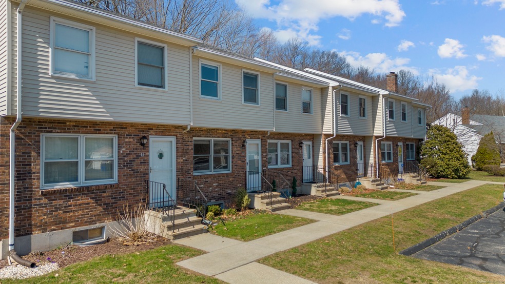 10 Vintner Place unit 10, Enfield, CT 06082 - photo 1