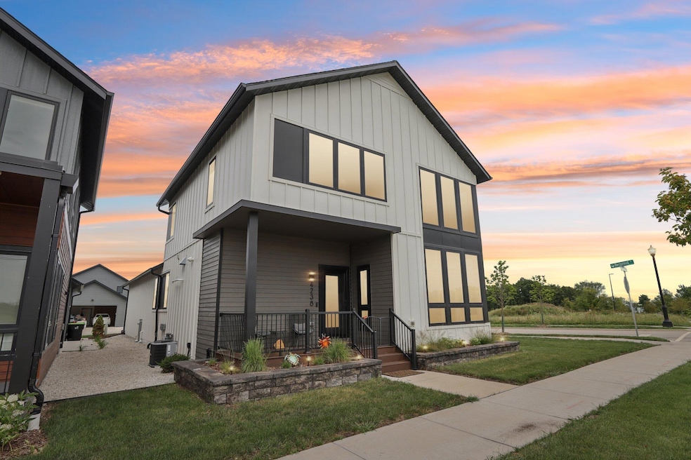 4238 E Lake Vista Blvd, Oak Creek, WI 53154 - photo 1