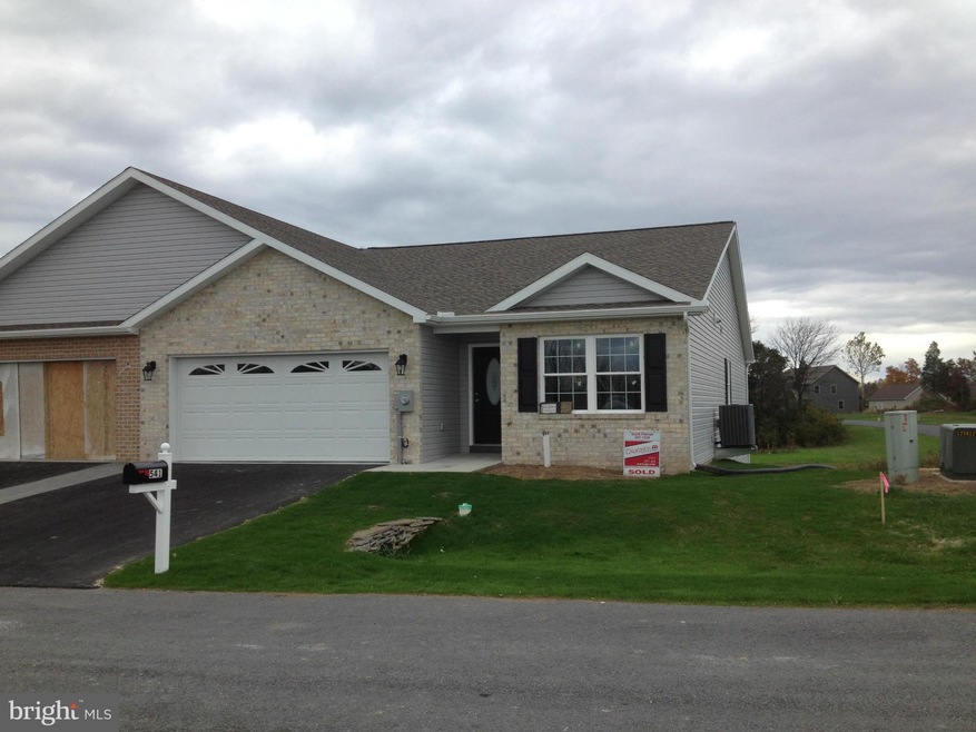 541 Shook Ct W, Greencastle, PA 17225 - photo 1
