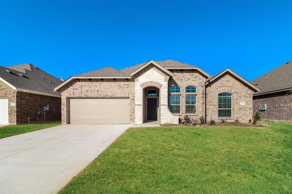 109 Independence Dr, Joshua, TX 76058 - photo 1