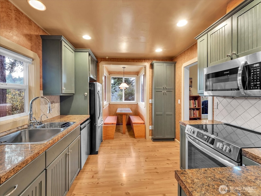 For Sale $724,950 • Co-Listing Agent