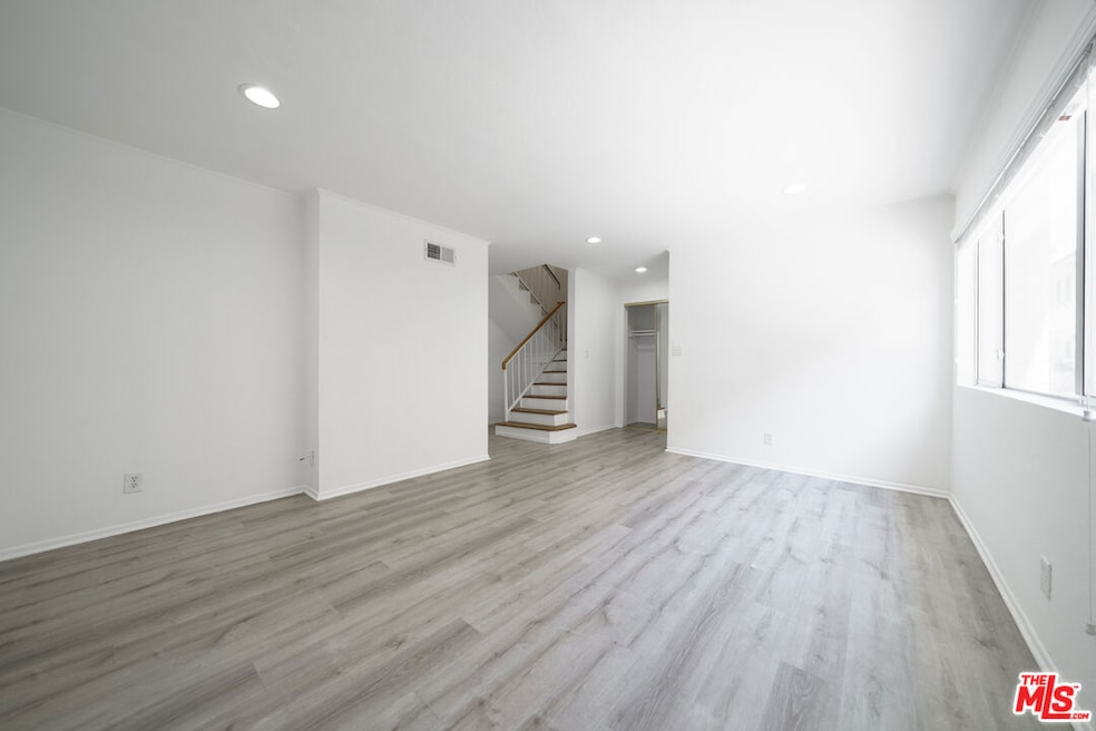 7631 Reseda Blvd unit 79X, Reseda, CA 91335 - photo 1