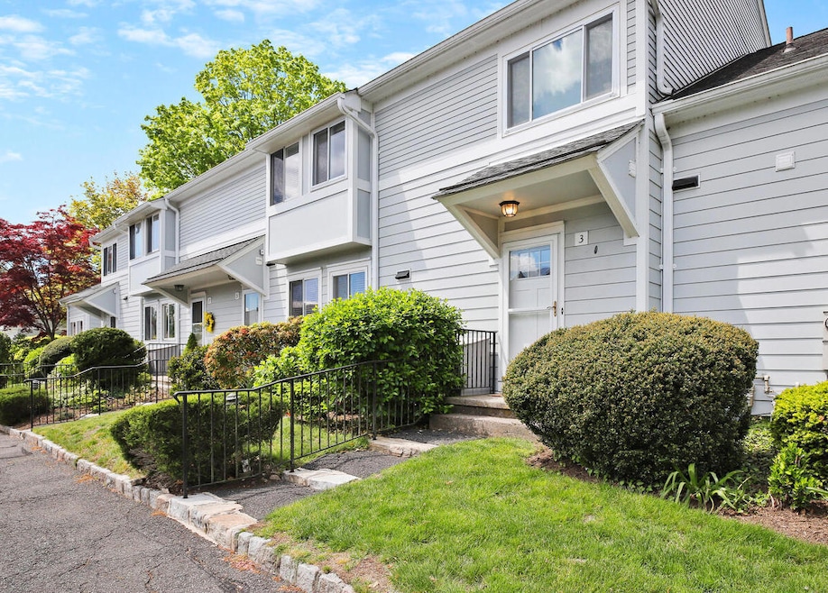 3 Whiffletree Way Riverside CT-large-***