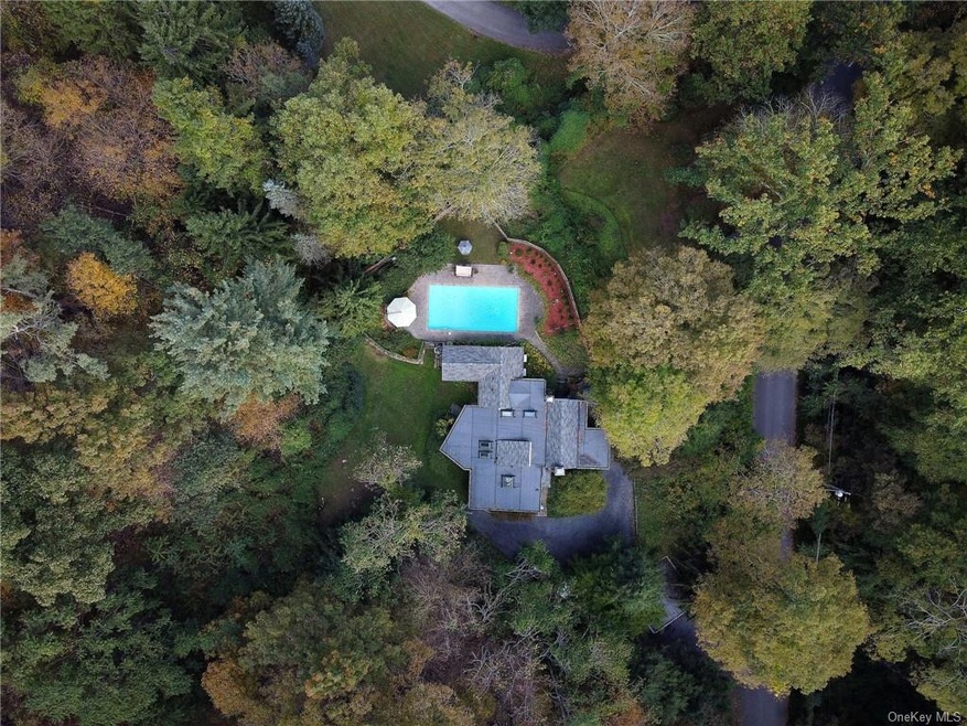 1059 Quaker Bridge Rd E, Croton On Hudson, NY 10520 - photo 1