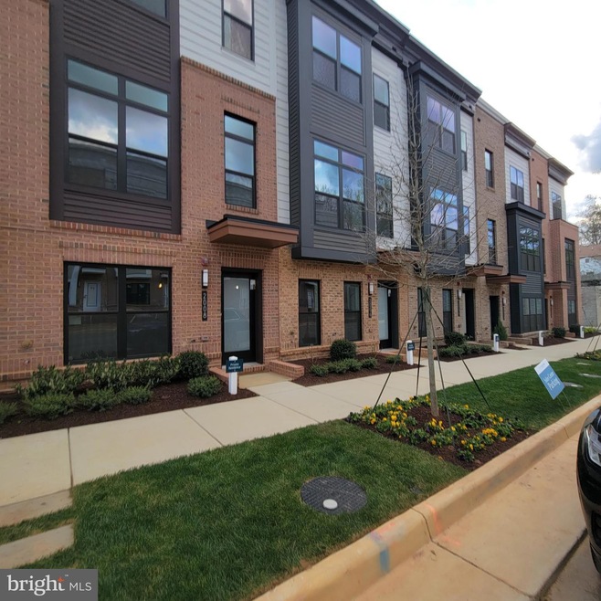 2008 Tysons Ridgeline Rd, Pimmit Hills, VA 22043 - photo 1