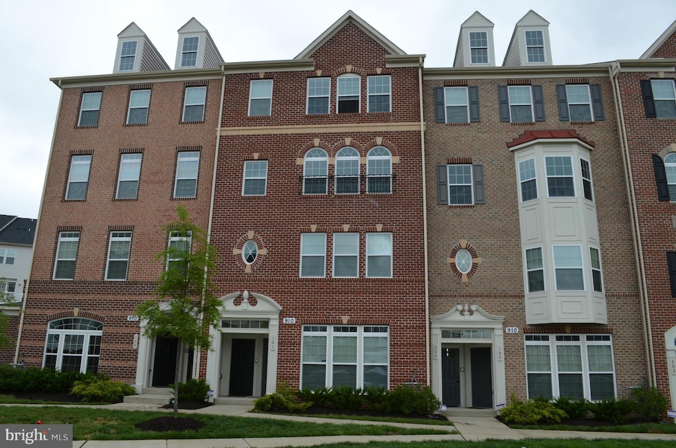 910 Hall Station Dr unit 201, Bowie, MD 20721 - photo 1