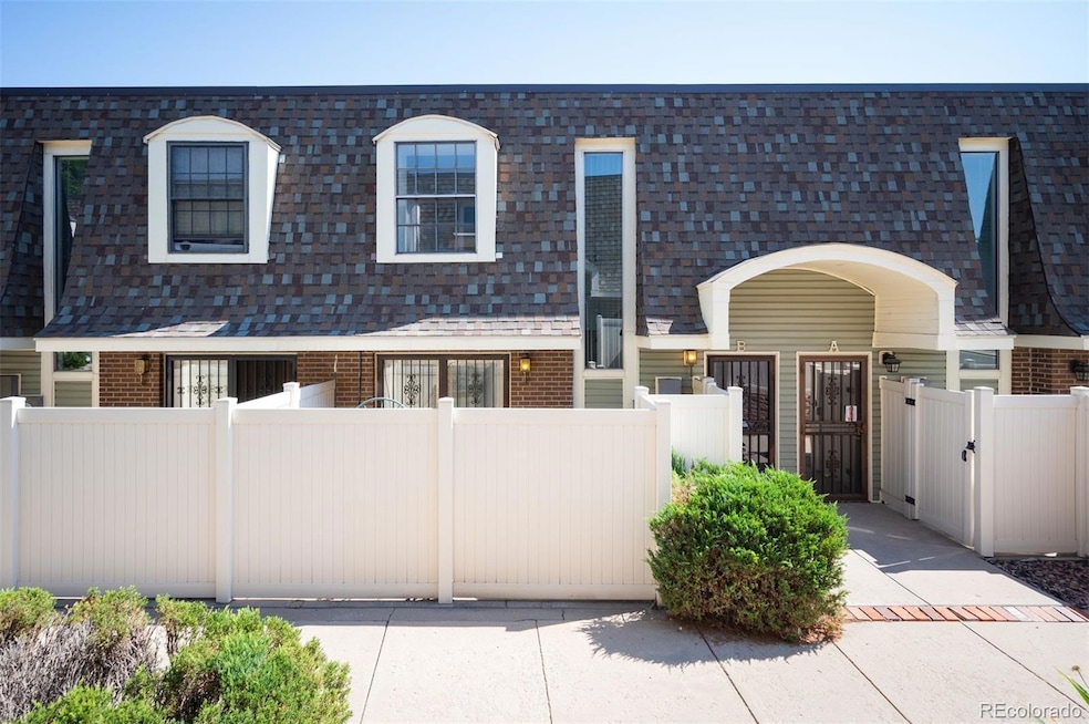 15503 E Wyoming Dr unit B, Aurora, CO 80017 - photo 1