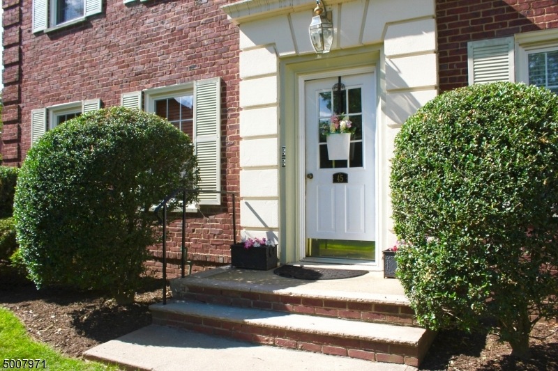 45 Parkway Village unit B, Cranford, NJ 07016 - photo 1