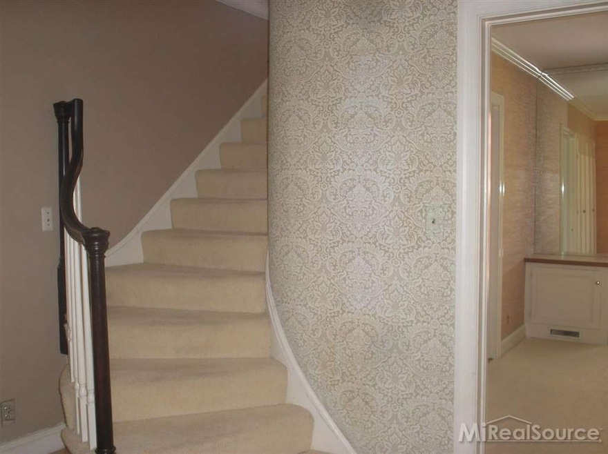 1301 Grayton St, Grosse Pointe Park, MI 48230 - photo 1