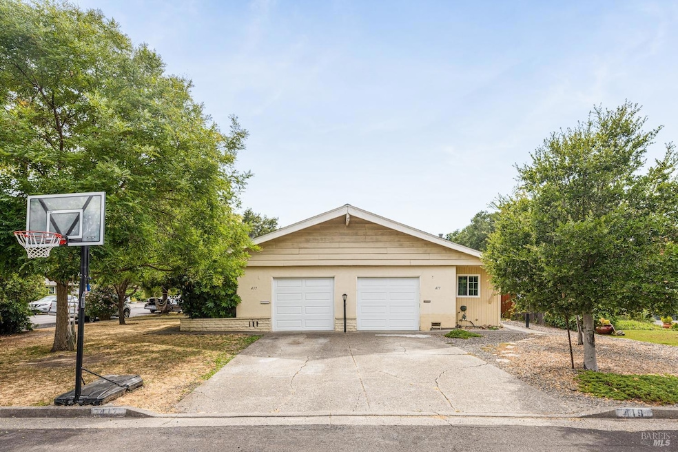 417-419 Pheasant Lane.