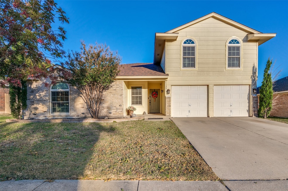 7125 Woodhinge Dr, Benbrook, TX 76126 - photo 1
