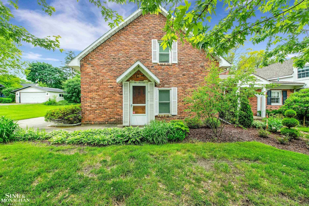 213 Muir Rd, Grosse Pointe Farms, MI 48236 - photo 1