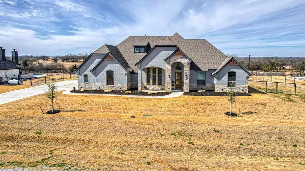 347 Red Bird Dr, Springtown, TX 76082 - photo 1