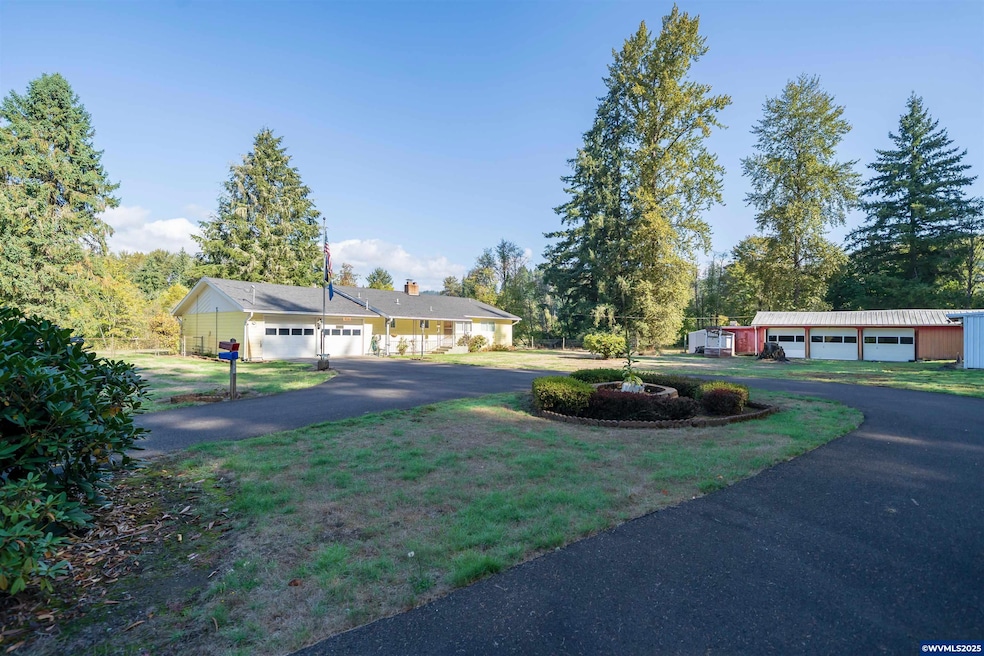 For Sale $799,900 • Co-Listing Agent