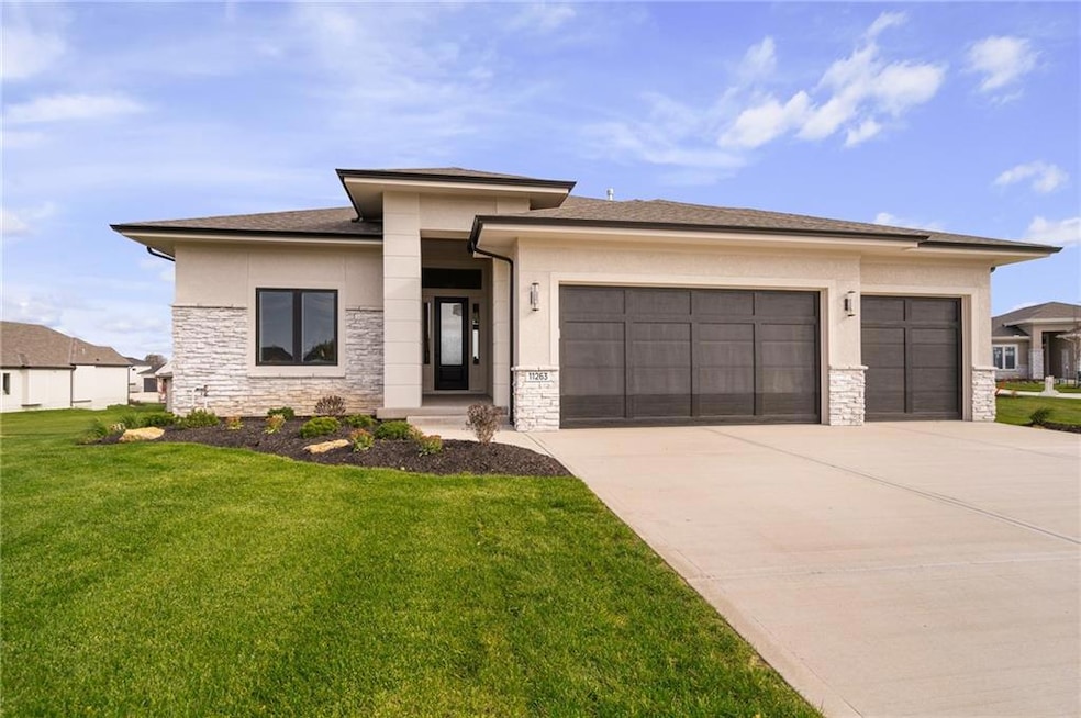 11263 S Gleason Rd, Olathe, KS 66061 - photo 1