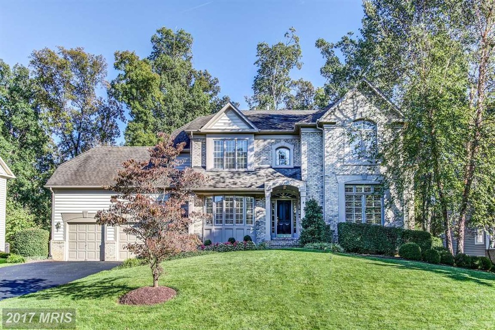 12041 Creekbend Dr, Reston, VA 20194 - photo 1