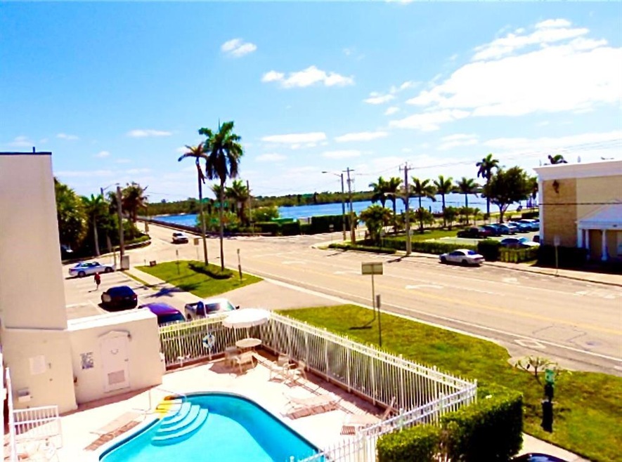 Southbridge Condominiums unit 3110, West Palm Beach, FL 33405 - photo 1