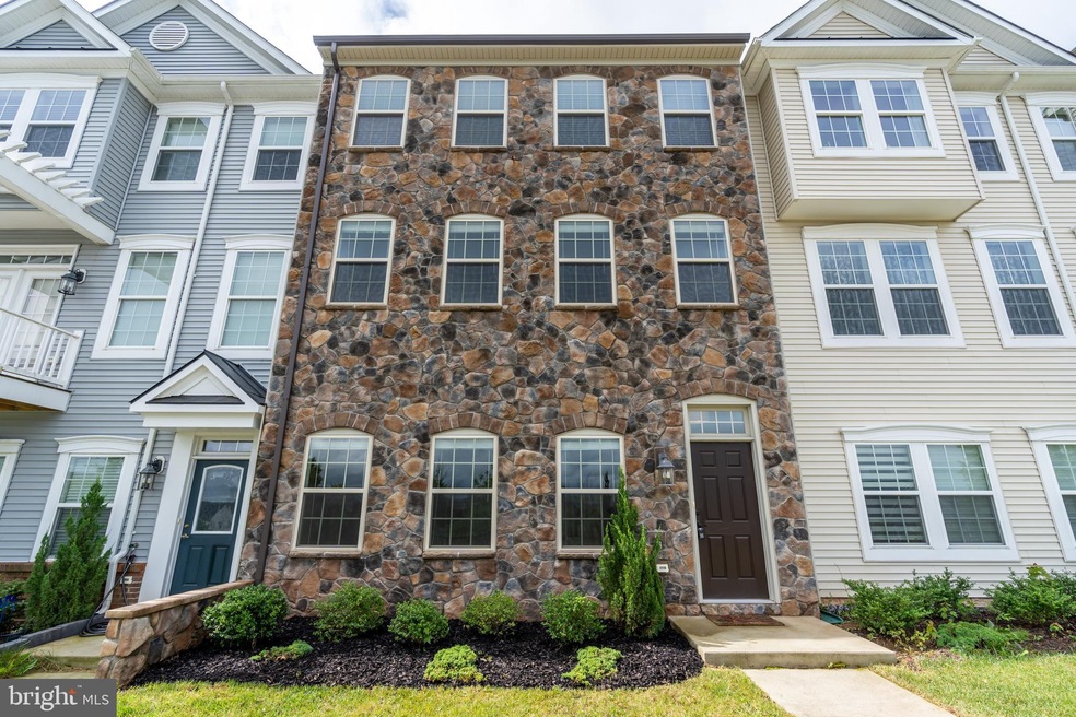 20498 Zolabeane Square, Sterling, VA 20165 - photo 1