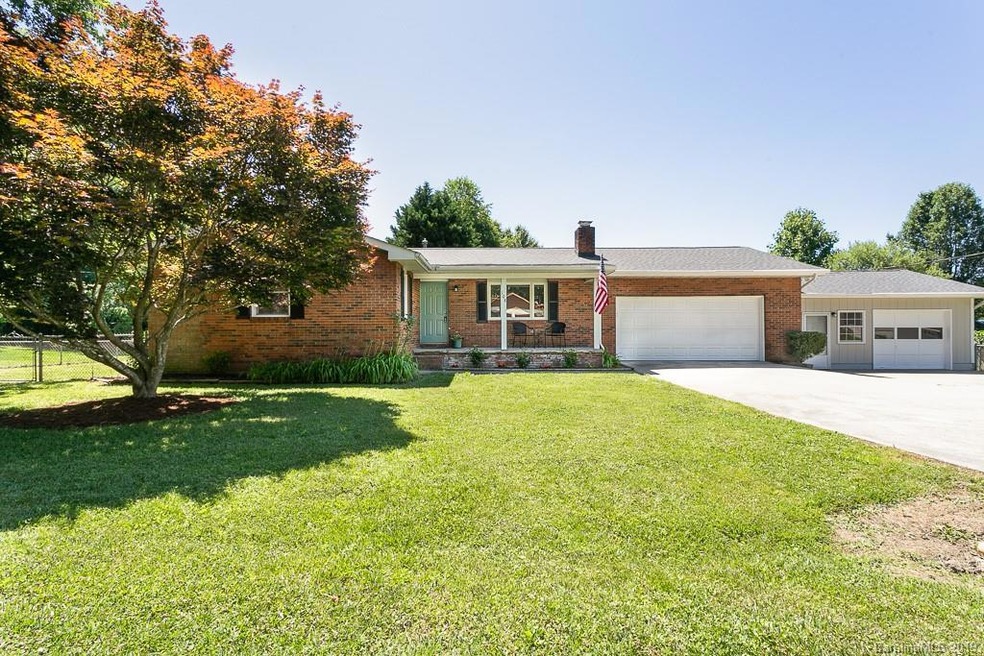 108 Joyce Rd, Hendersonville, NC 28792 - photo 1