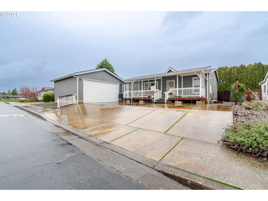 610 Vaughan Ln unit 11, Lebanon, OR 97355 - photo 1