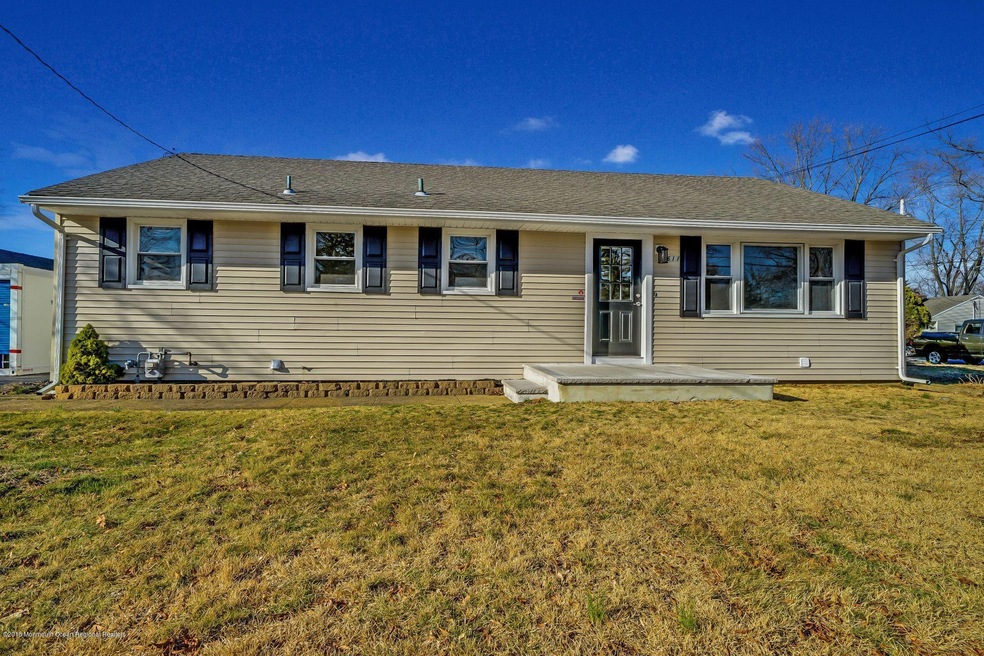 611 Dow Ave, Oakhurst, NJ 07755 - photo 1