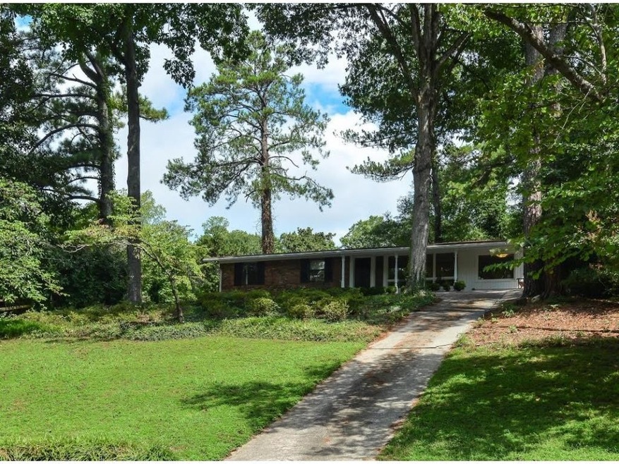 Charming ranch home in the Montgomery Elementary s