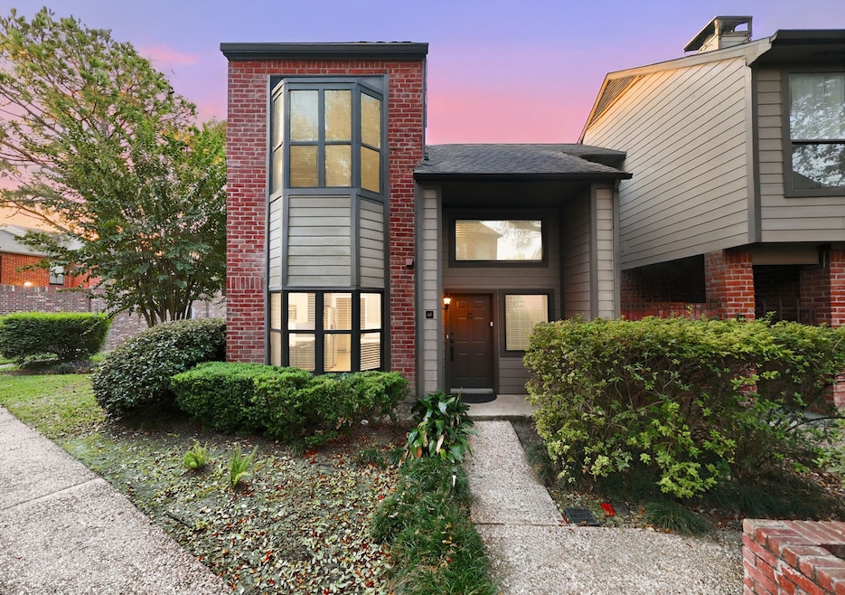 7447 Cambridge St unit 65, Houston, TX 77054 - photo 1