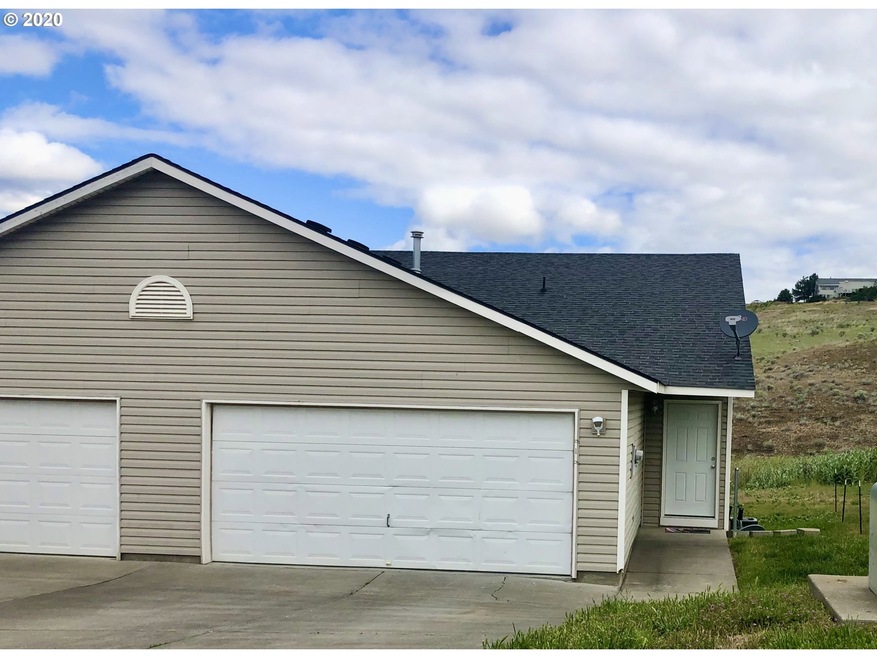 919 SW Nye Ave, Pendleton, OR 97801 - photo 1
