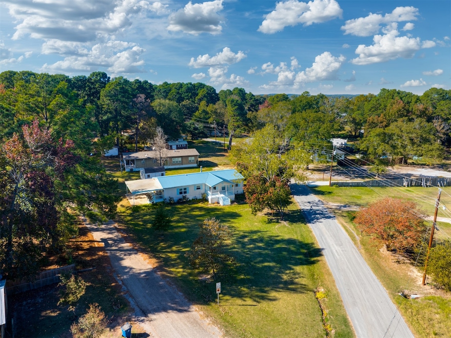 Lake is walking distance