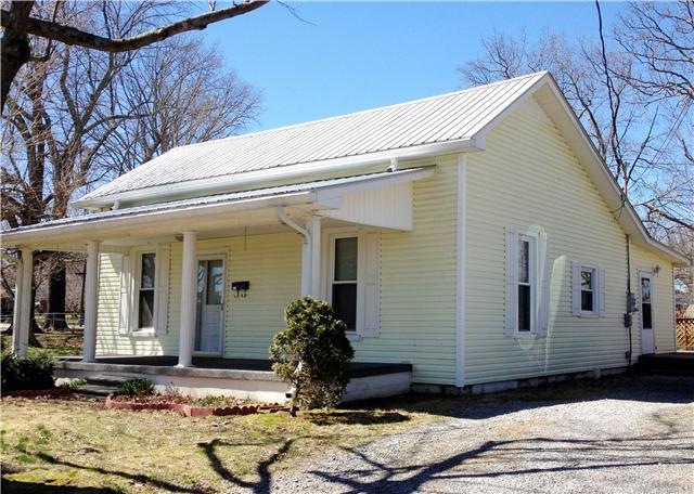 102 Helberg St, Dickson, TN 37055 - photo 1
