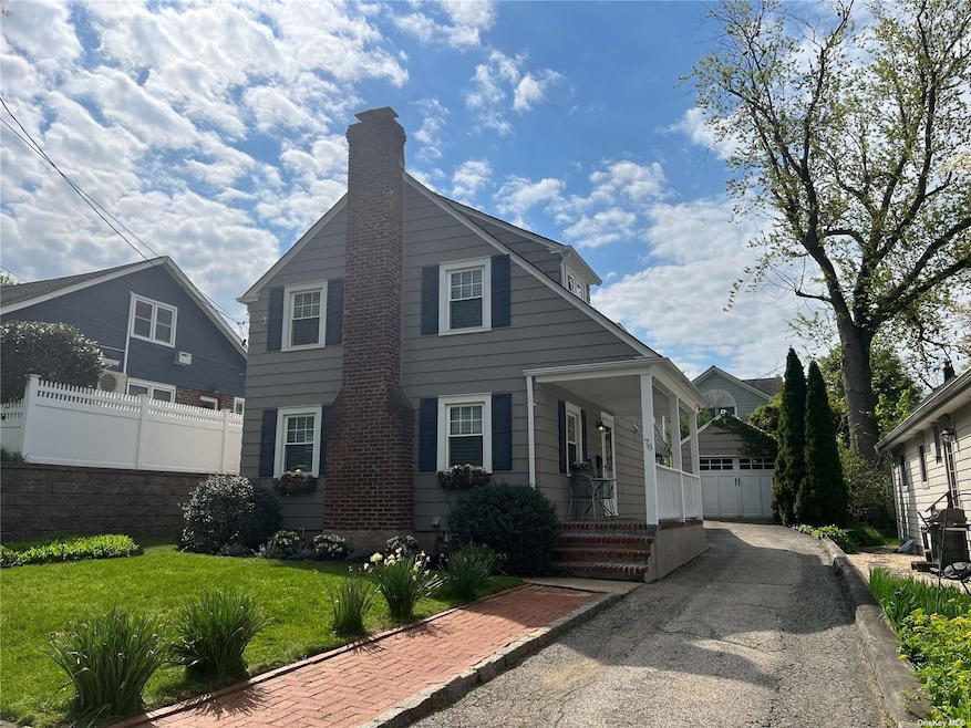 76 Bar Beach Rd, Port Washington, NY 11050 - photo 1