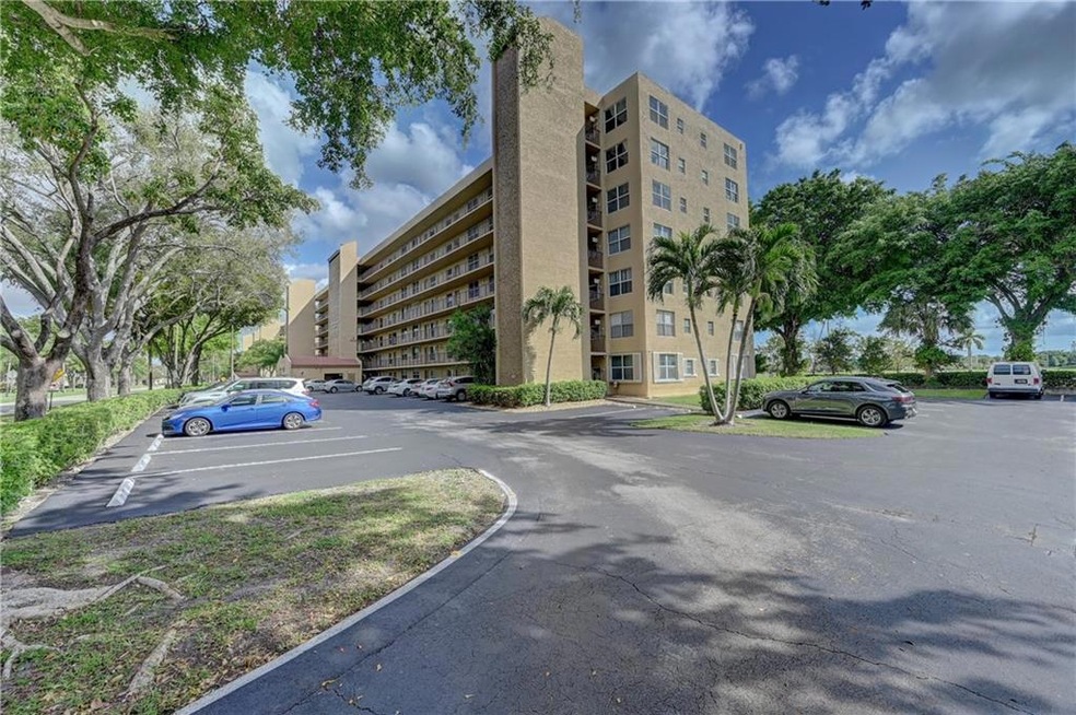 4550 NW 18th Ave unit 206, Pompano Beach, FL 33064 - photo 1