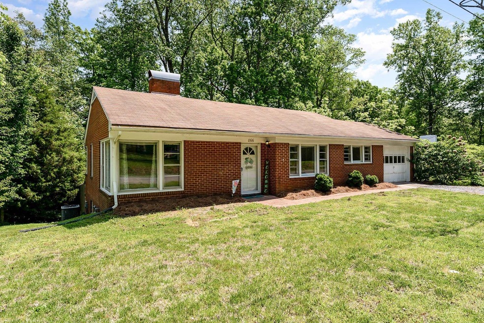 866 Oakmont Dr, Asheboro, NC 27205 - photo 1