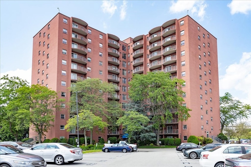 Sagamore Place Condominiums unit 204, Quincy, MA 02171 - photo 1