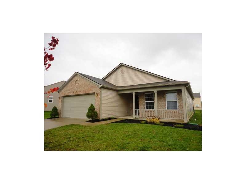 2465 Monarchy Ln, Greenwood, IN 46143 - photo 1