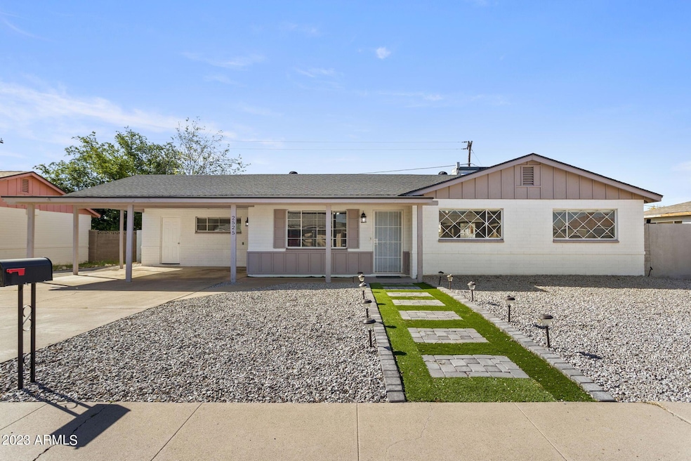 1-web-or-mls-2525-w-freeway-ln