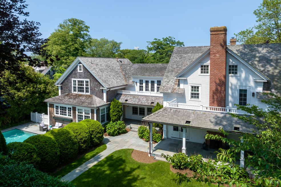 52 S South Summer St, Edgartown, MA 02539 - photo 1