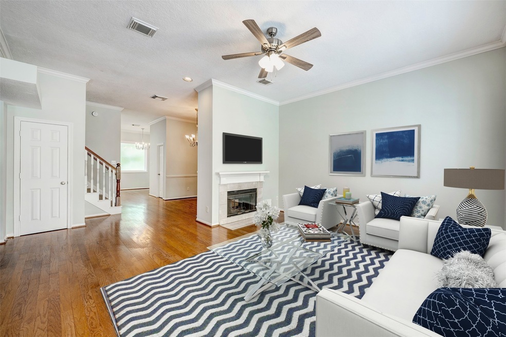 Large living room with good wall space for a large