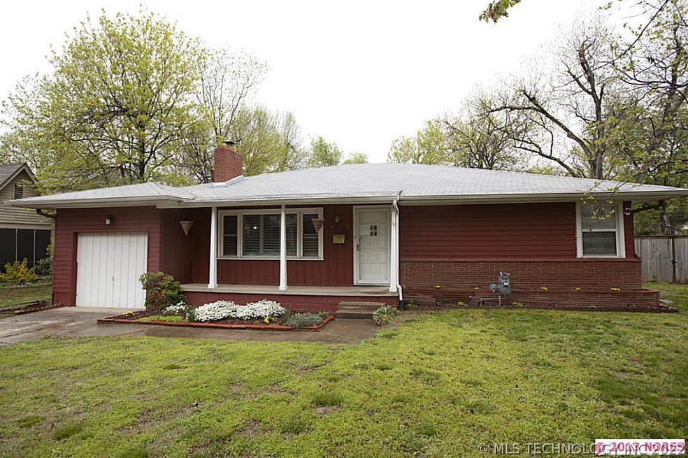 Lovely updated home in highly desirable White City