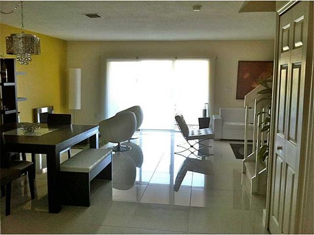 4860 NW 114th Ct, Doral, FL 33178 - photo 1