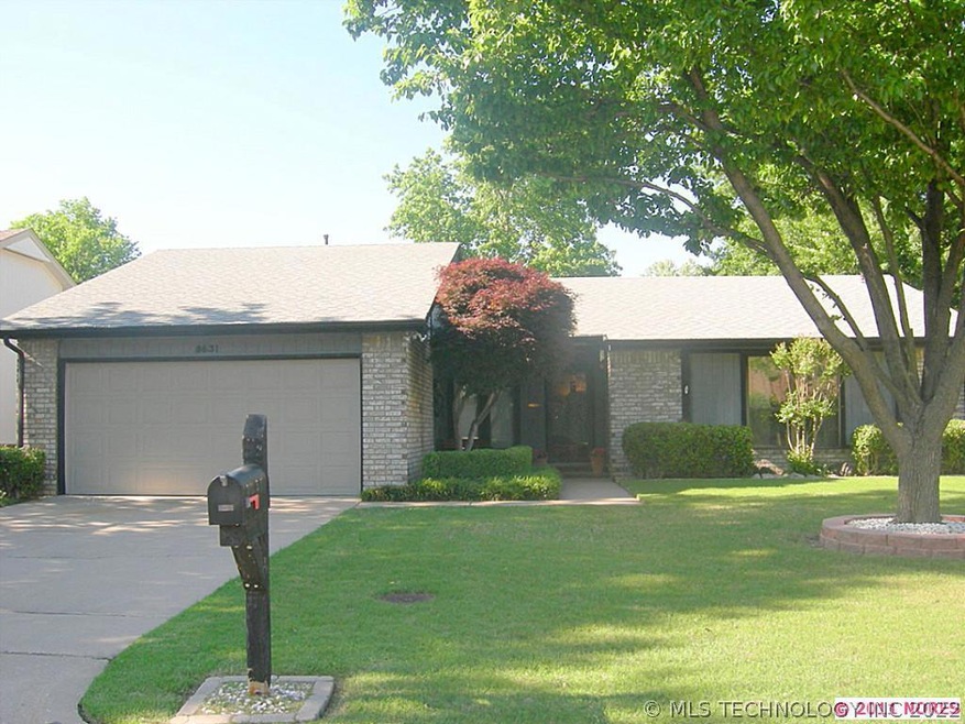 Frontal view of property