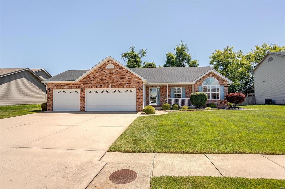 2508 Liberty Dr, Maryville, IL 62062 - photo 1