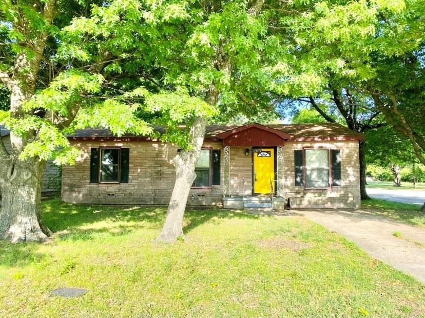 1505 Lynn St, Bonham, TX 75418 - photo 1