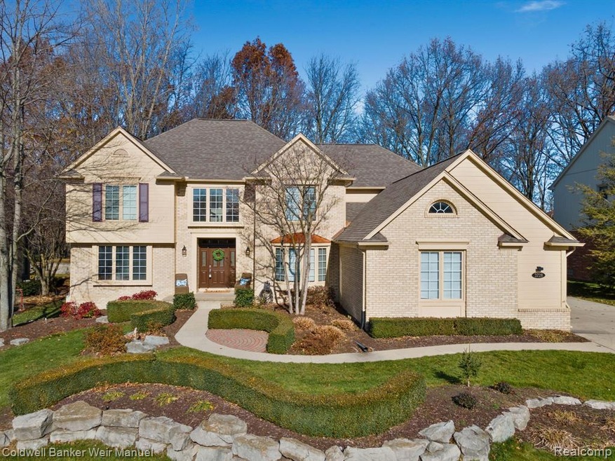 3728 Merriweather Ln, Rochester Hills, MI 48306 - photo 1