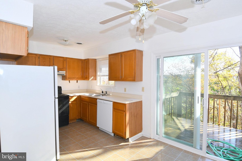 6 Westridge Ct unit 6 D, Berkeley Springs, WV 25411 - photo 1