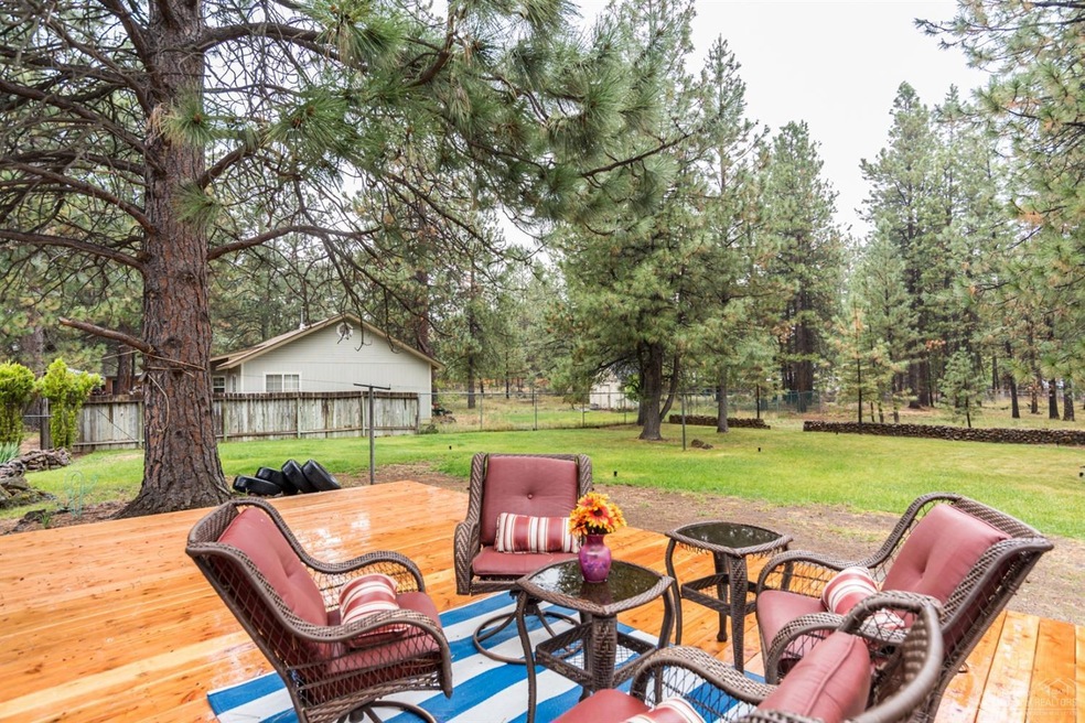 18918 Tuscarora Ln, Bend, OR 97702 - photo 1