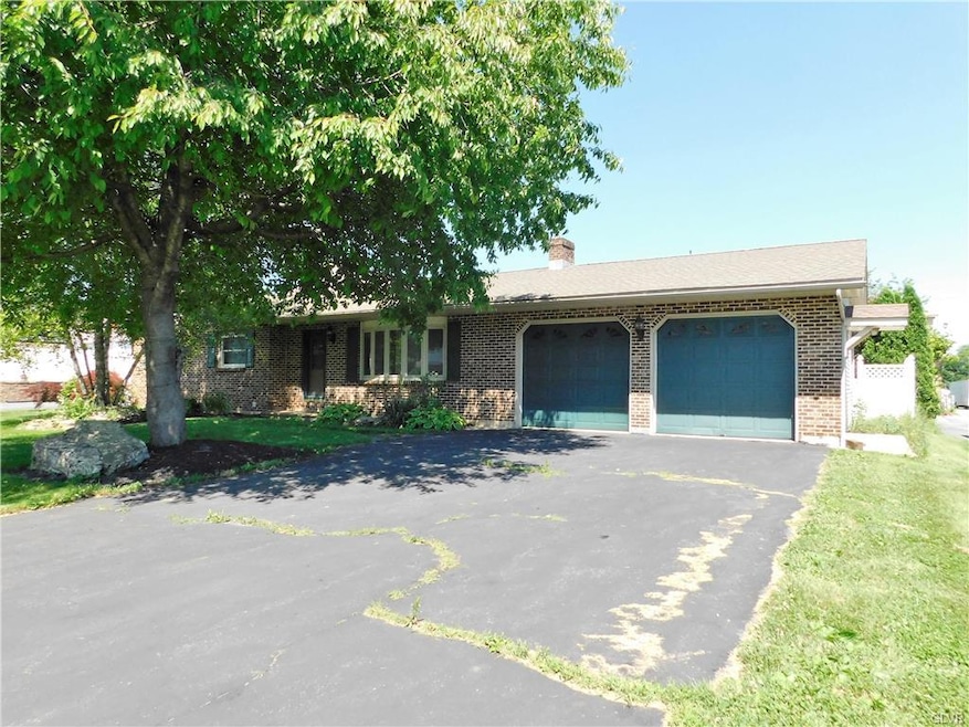 4520 Quarry St, Whitehall, PA 18052 - photo 1